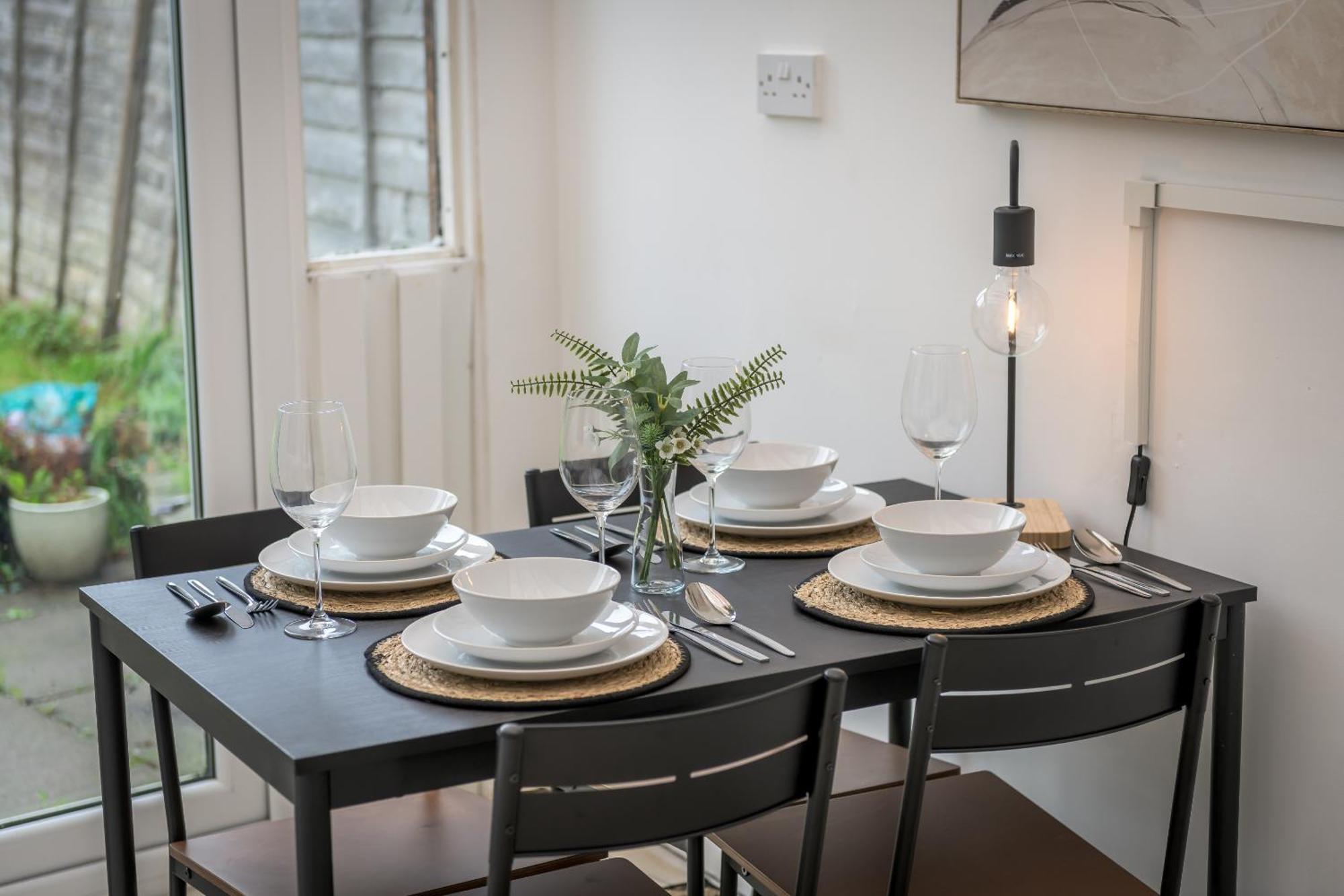 Wood House By Holmesdale Homes Дом отдыха